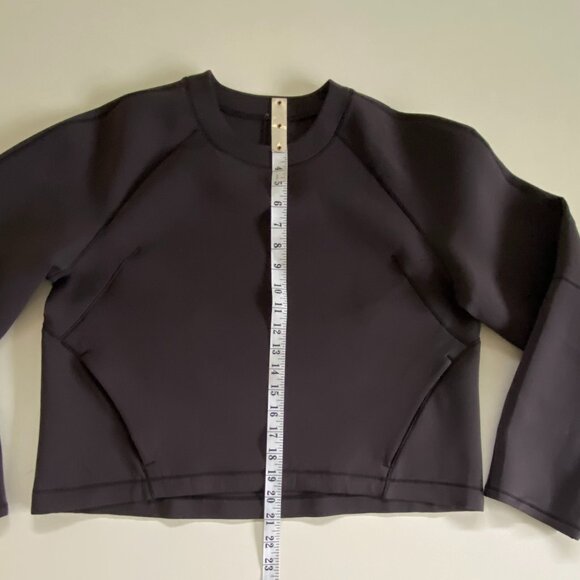 Lululemon AirWrap Crew Cropped Sweater Black Sz 8 - Picture 9 of 11